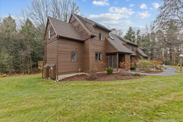 360 Acorn Lane, Shelburne, VT 05482