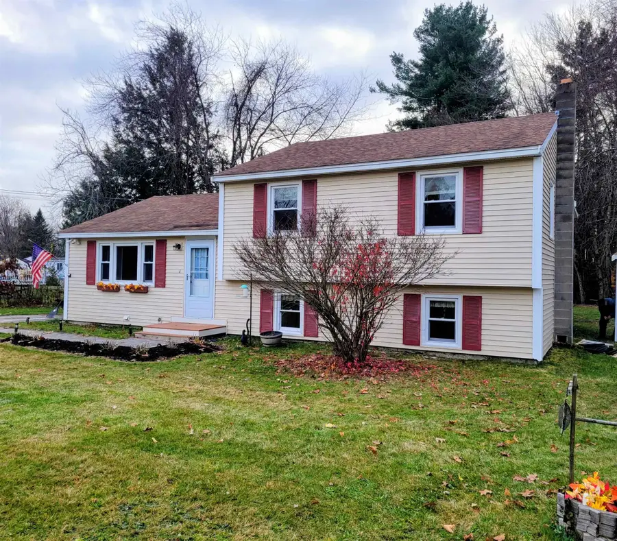 4 Ledgewood Drive, Derry, NH 03038 - Image #2