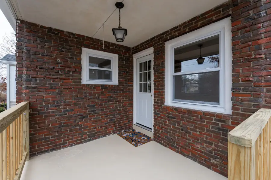 8 Laurel Street, Derry, NH 03038 - Image #2