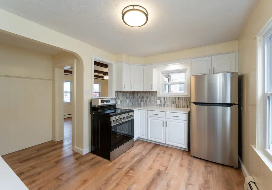 8 Laurel Street, Derry, NH 03038 - Image #3