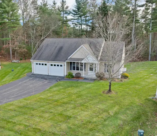 19 Dixon Drive, Litchfield, NH 03052