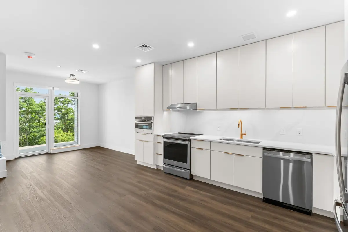 125 Cambrian Way #608, Burlington, VT 05401 - Image #1