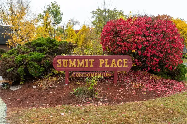 56 Robert Court #H, Manchester, NH 03103