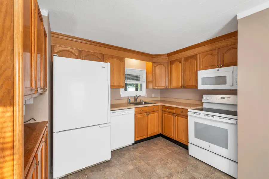 9 Strawberry Lane, Concord, NH 03301 - Image #3