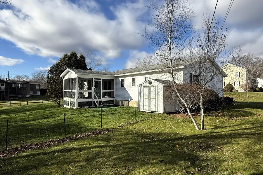 8 Cessna Place, Rutland, VT 05701 - Image #2