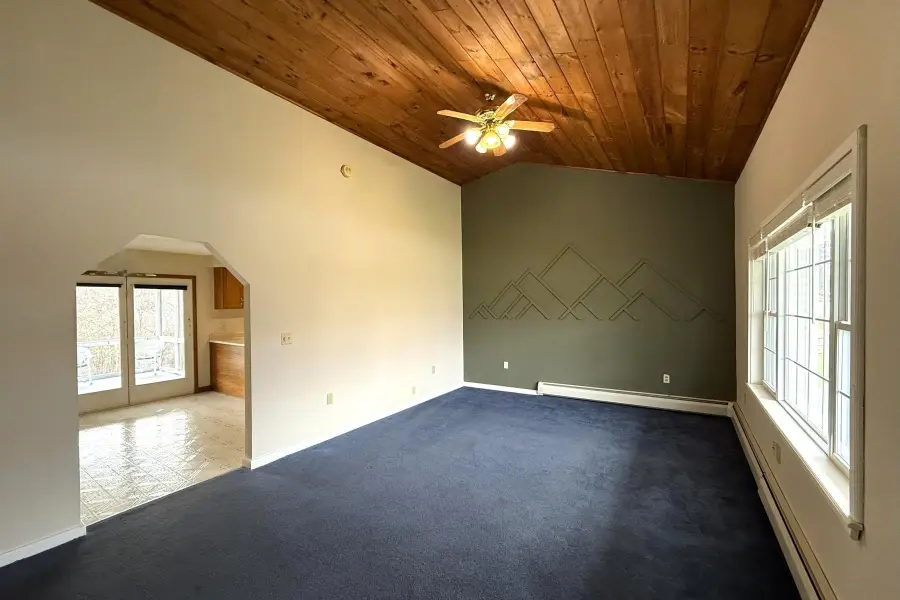 8 Cessna Place, Rutland, VT 05701 - Image #3