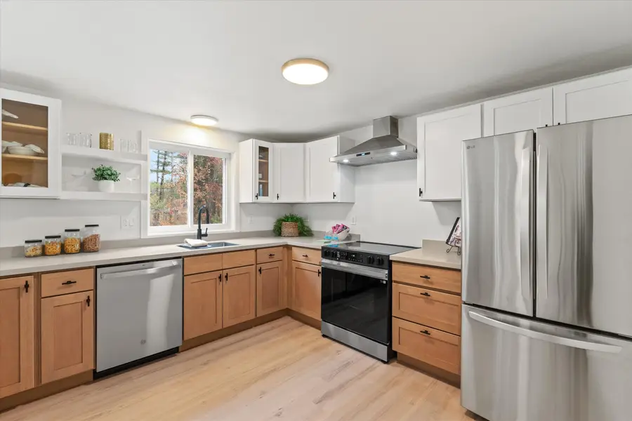 4 Quincy Road #A, Londonderry, NH 03053 - Image #3