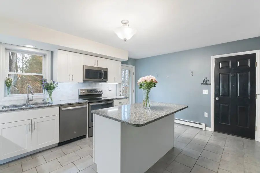 115 Country Hill, Brattleboro, VT 05301 - Image #3