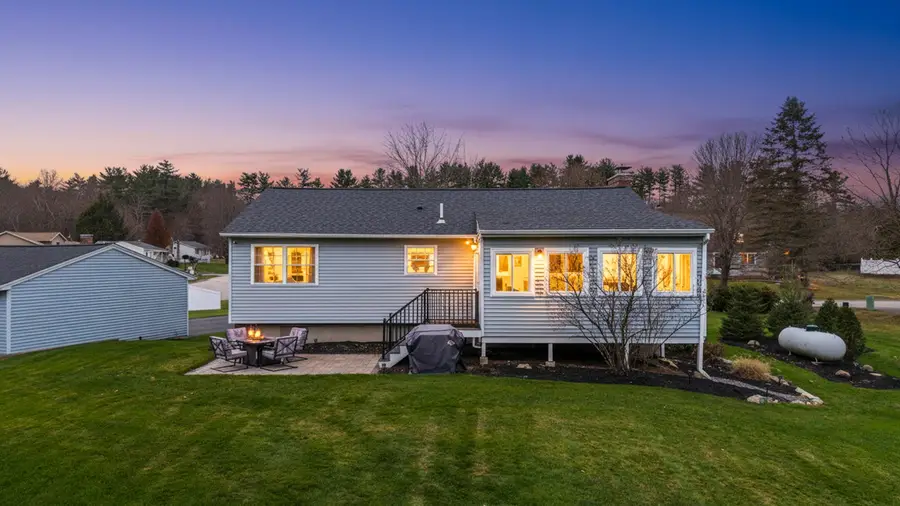 14 Silver Doe Lane, Merrimack, NH 03054 - Image #2