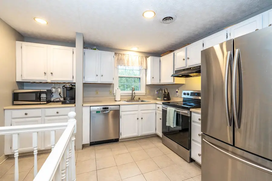 50 Edward J. Roy Drive, Manchester, NH 03104 - Image #3