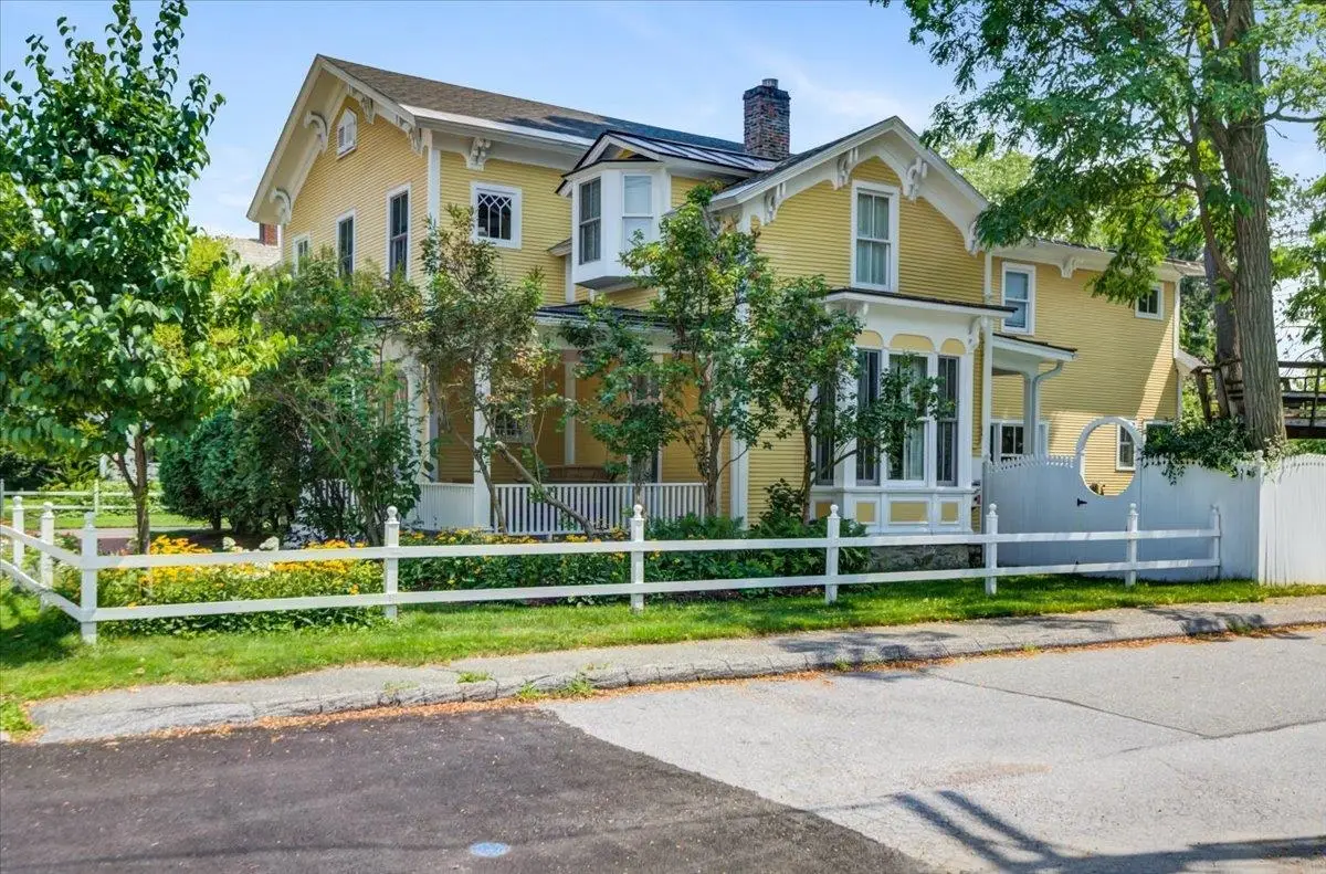 29 Maple Street, Essex Junction, VT 05452 - Image #1