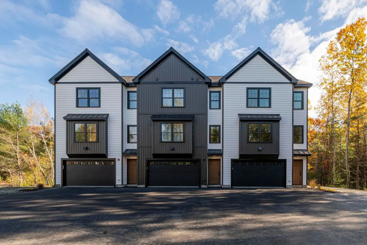 14 B Mohawk Drive, Londonderry, NH 03053 - Image #1