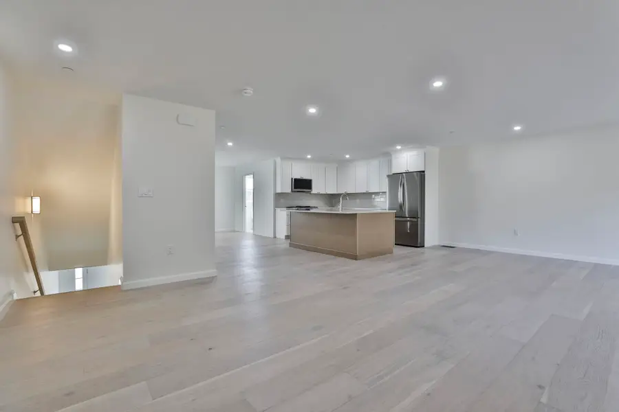 21 Autumn Lane, Raymond, NH 03077 - Image #3