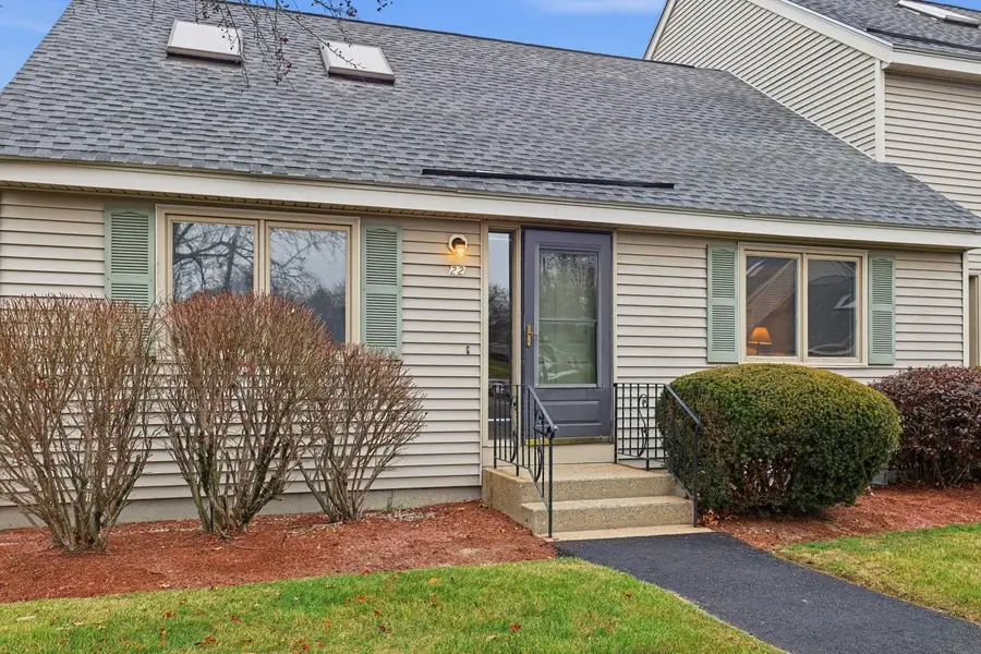 22 Eastmeadow Way, Manchester, NH 03109 - Image #2