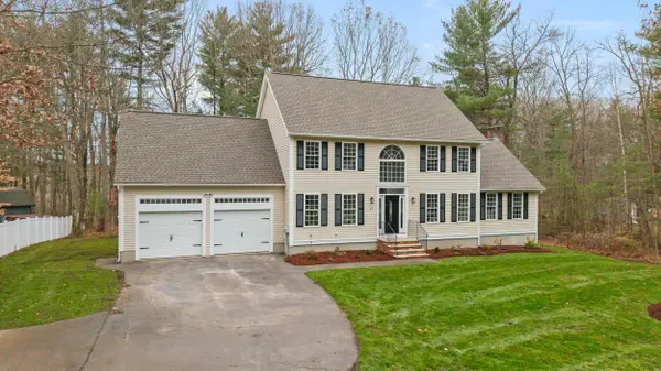 27 Buckingham Drive, Londonderry, NH 03053