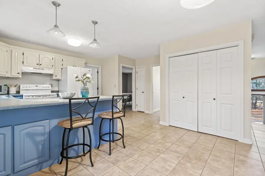 7 Kingston Way #A, Hudson, NH 03051 - Image #3