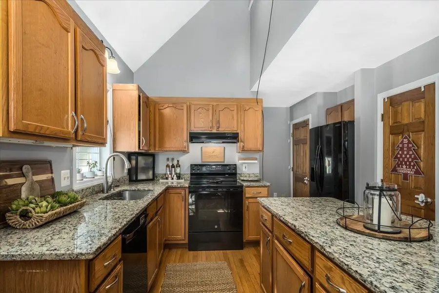 29 Dale Road, Hooksett, NH 03106 - Image #2