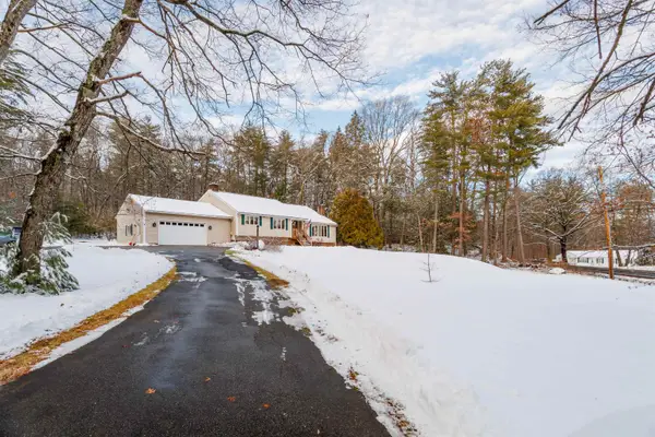 6 Yellow Wood Drive, Pelham, NH 03076