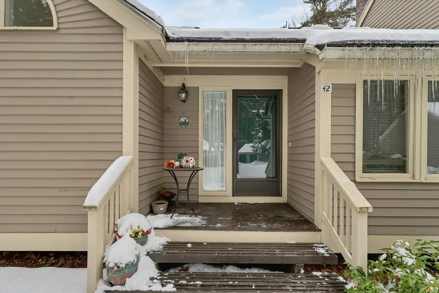 42 Point Breeze Road, Wolfeboro, NH 03894 - Image #3