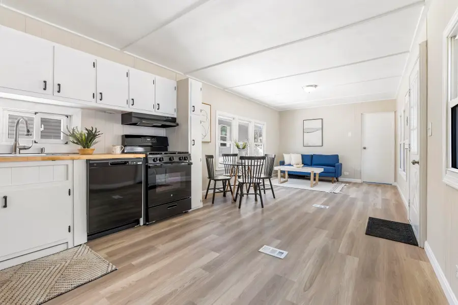 14 Stage Coach Circle, Londonderry, NH 03053 - Image #3