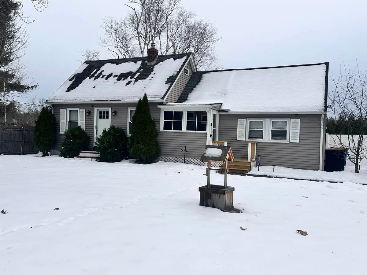 17 Walton Road, Plaistow, NH 03865 - Image #1