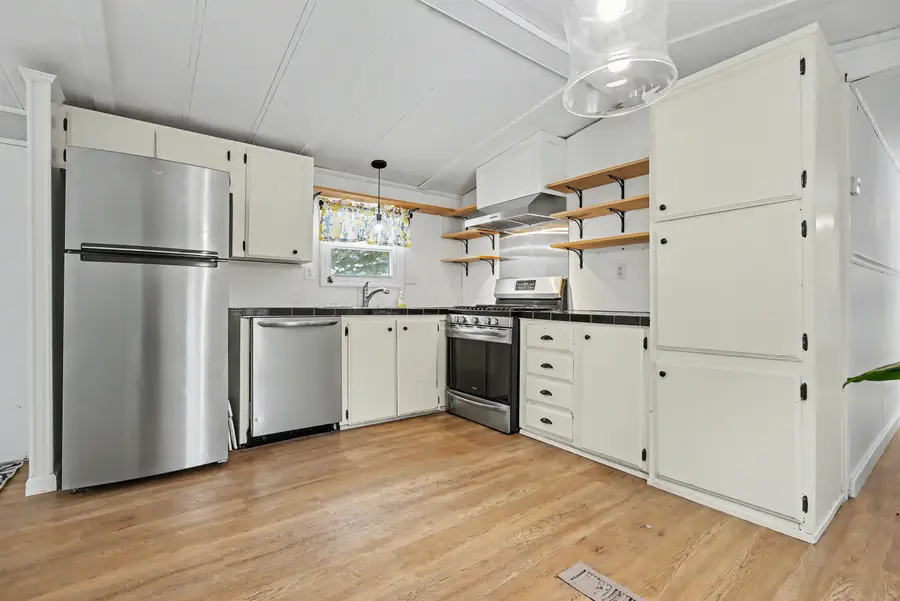 21 Vindale Road, Hooksett, NH 03106 - Image #2