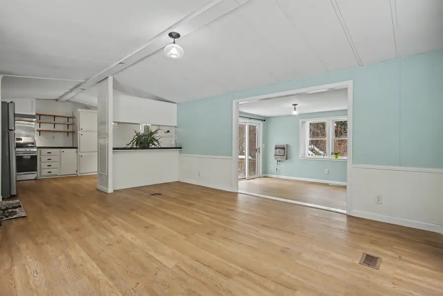 21 Vindale Road, Hooksett, NH 03106 - Image #3