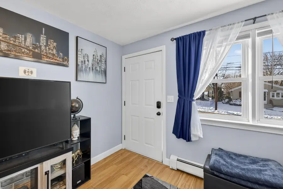 65 Taylor Street, Manchester, NH 03103 - Image #3