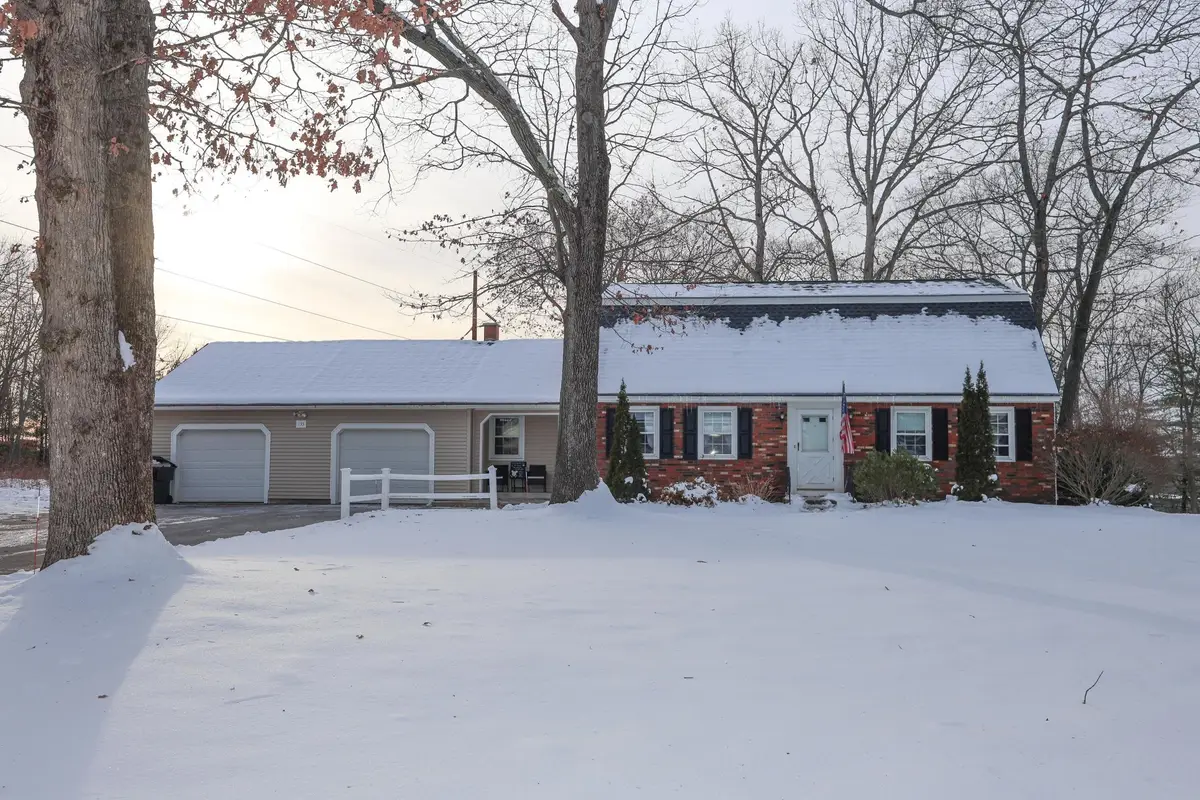135 Pepperidge Drive, Manchester, NH 03103 - Image #1