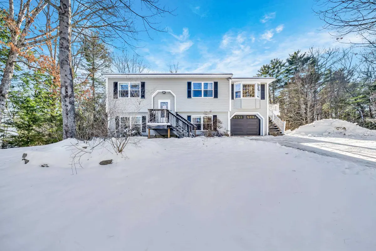 4 Coolidge Way, Raymond, NH 03077 - Image #1