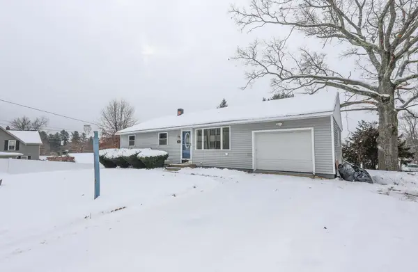 4 E Street, Hudson, NH 03051