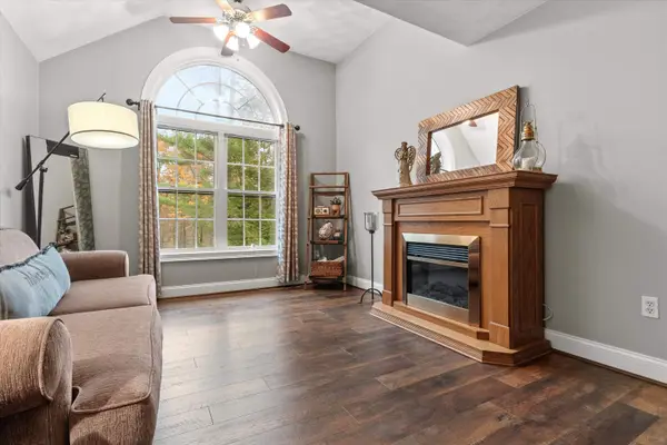 37 Dugout Road #B, Hudson, NH 03051