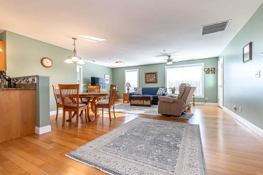 6 Stearns Lane #201, Merrimack, NH 03054 - Image #2