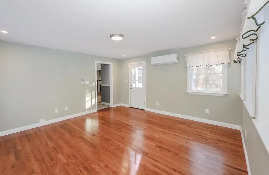 282 Wallace Road, Bedford, NH 03110 - Image #3