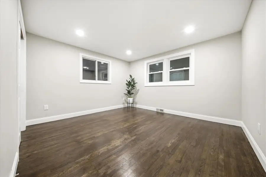 1093 Cilley Road, Manchester, NH 03103 - Image #3