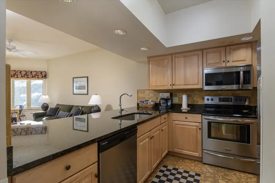 17 Daybreak Drive #F101, Ludlow, VT 05149 - Image #3