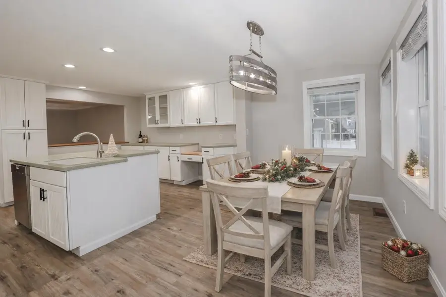 92 Roseanne Lane, Manchester, NH 03103 - Image #3