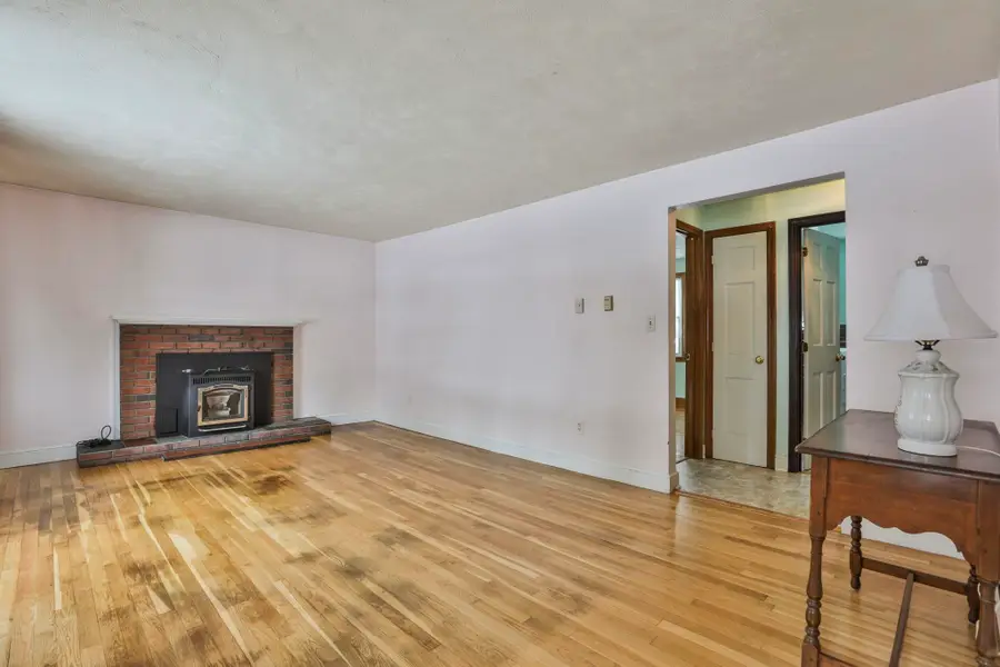 11 Vespa Lane, Nashua, NH 03064-1164 - Image #2