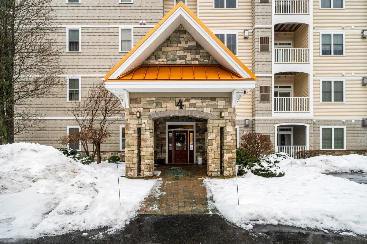 4 Henry David Drive #202, Nashua, NH 03062 - Image #1