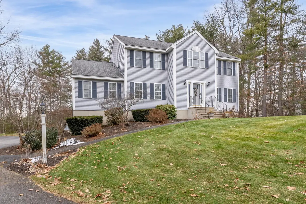 19 Colonial Drive, Londonderry, NH 03053 - Image #1