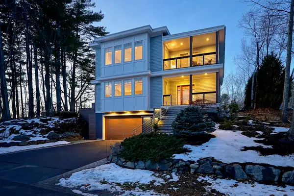 17 Lavenger Lane, New Castle, NH 03854