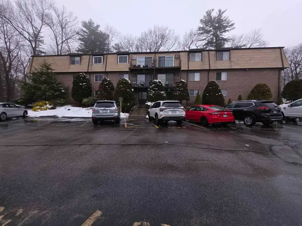 15 Silvestri Circle #9, Derry, NH 03038