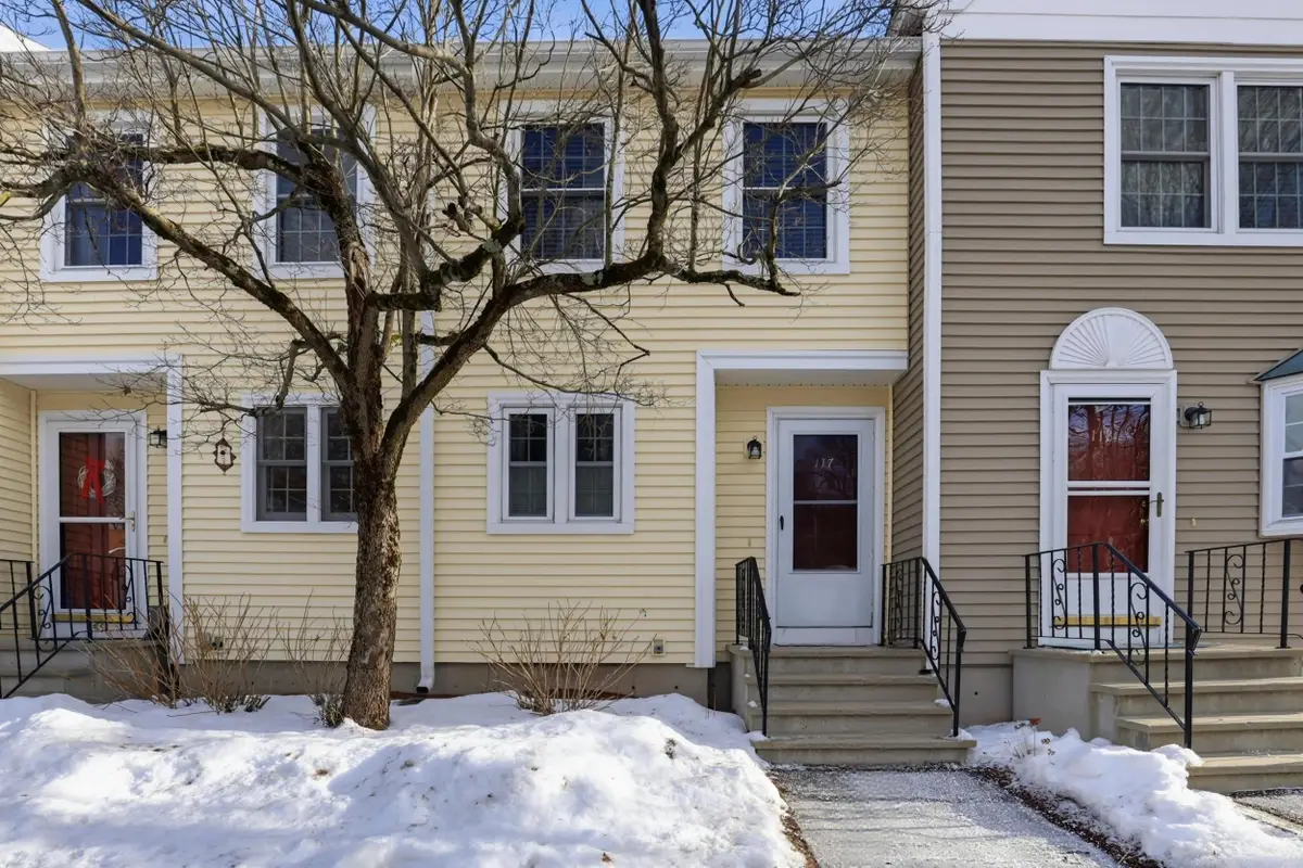 117 Fox Hollow Way, Manchester, NH 03104 - Image #1