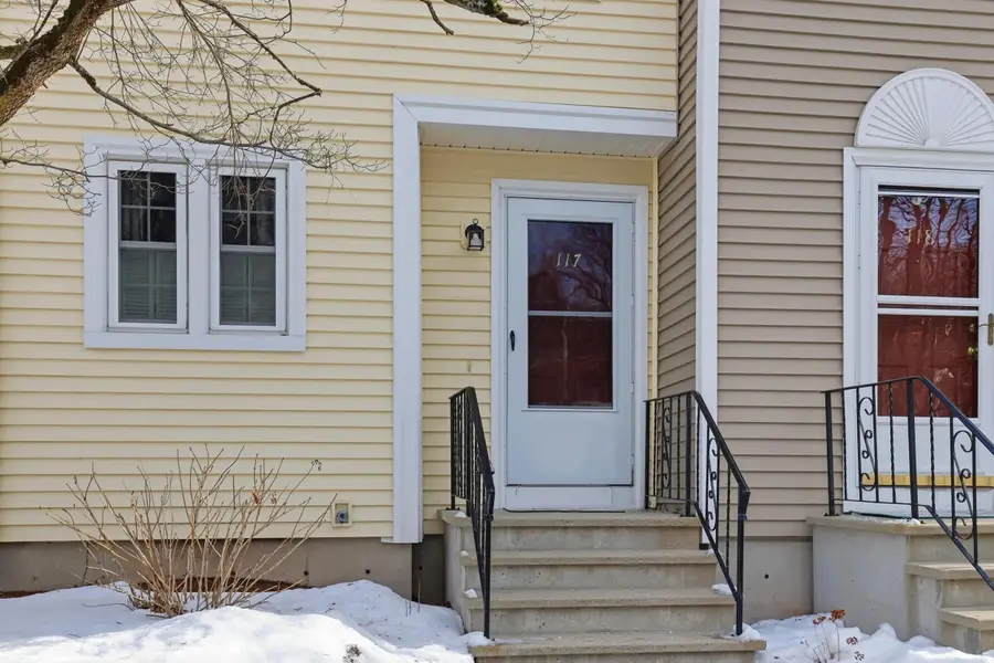 117 Fox Hollow Way, Manchester, NH 03104 - Image #2