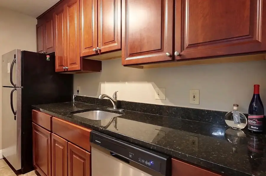 106 Eastern Avenue #102, Manchester, NH 03104 - Image #3