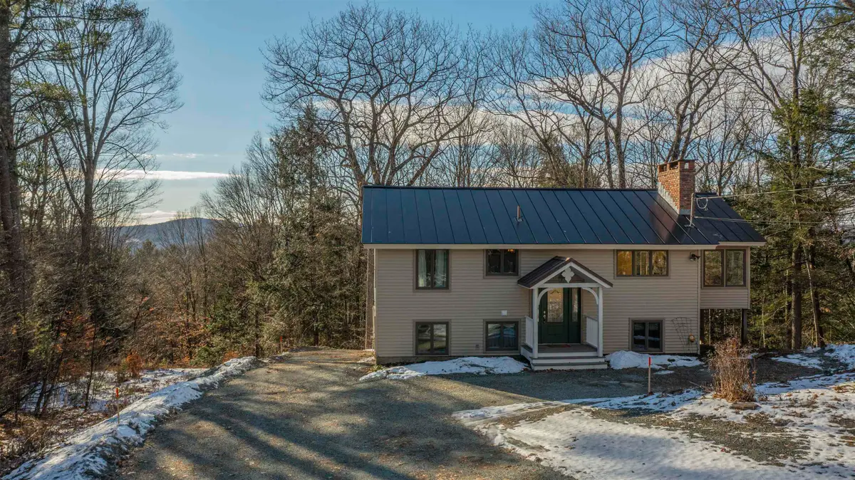235 Fox Lane, Hartford, VT 05059 - Image #1