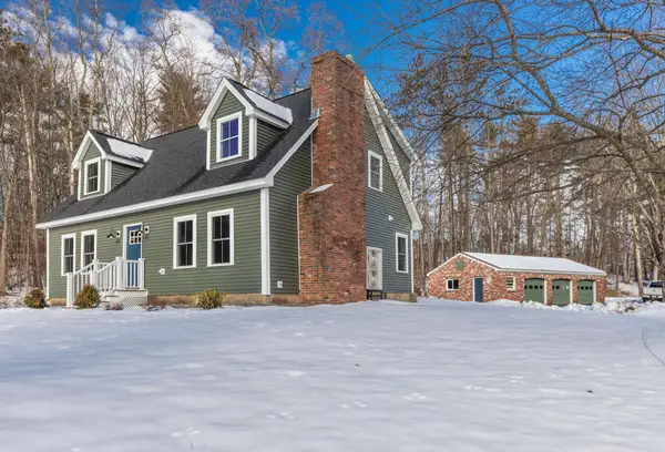 39 Mast Road, Lee, NH 03861