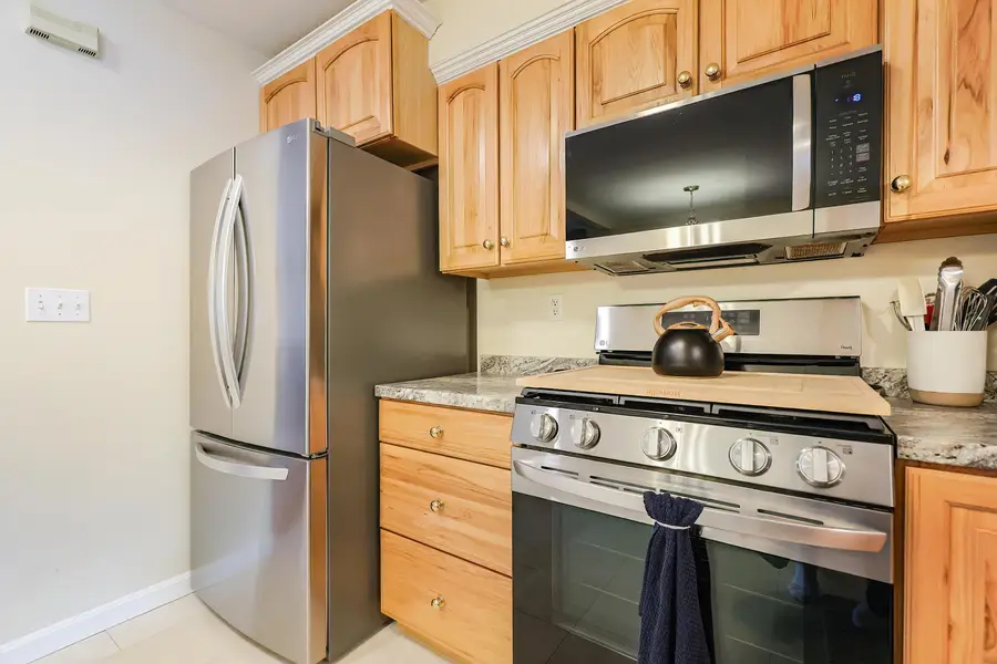 6 Pinehurst Street, Hudson, NH 03051 - Image #2