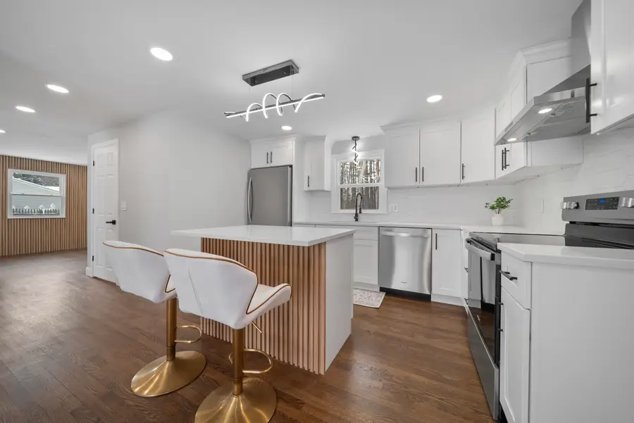 9 Edgewood Avenue, Merrimack, NH 03054 - #3