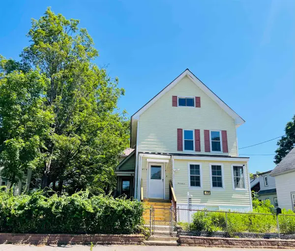17 Arch Street, Laconia, NH 03246